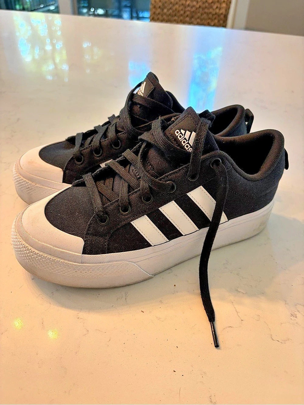 adidas Forum Low Black & White Sneakers size 8 women’s